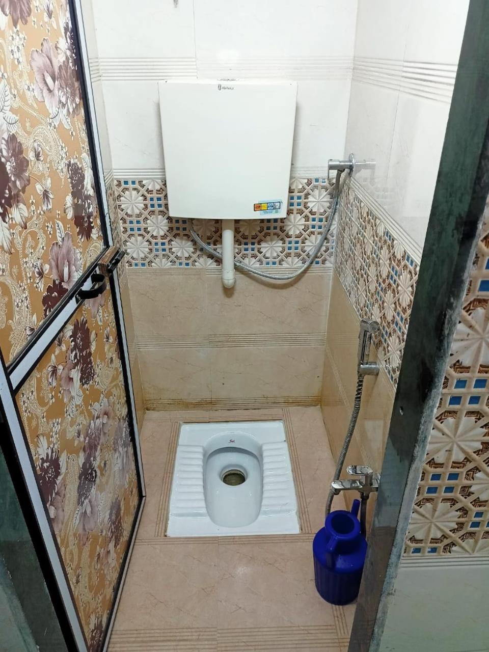 Golden View Dormitory Hotel Mumbai Exterior photo
