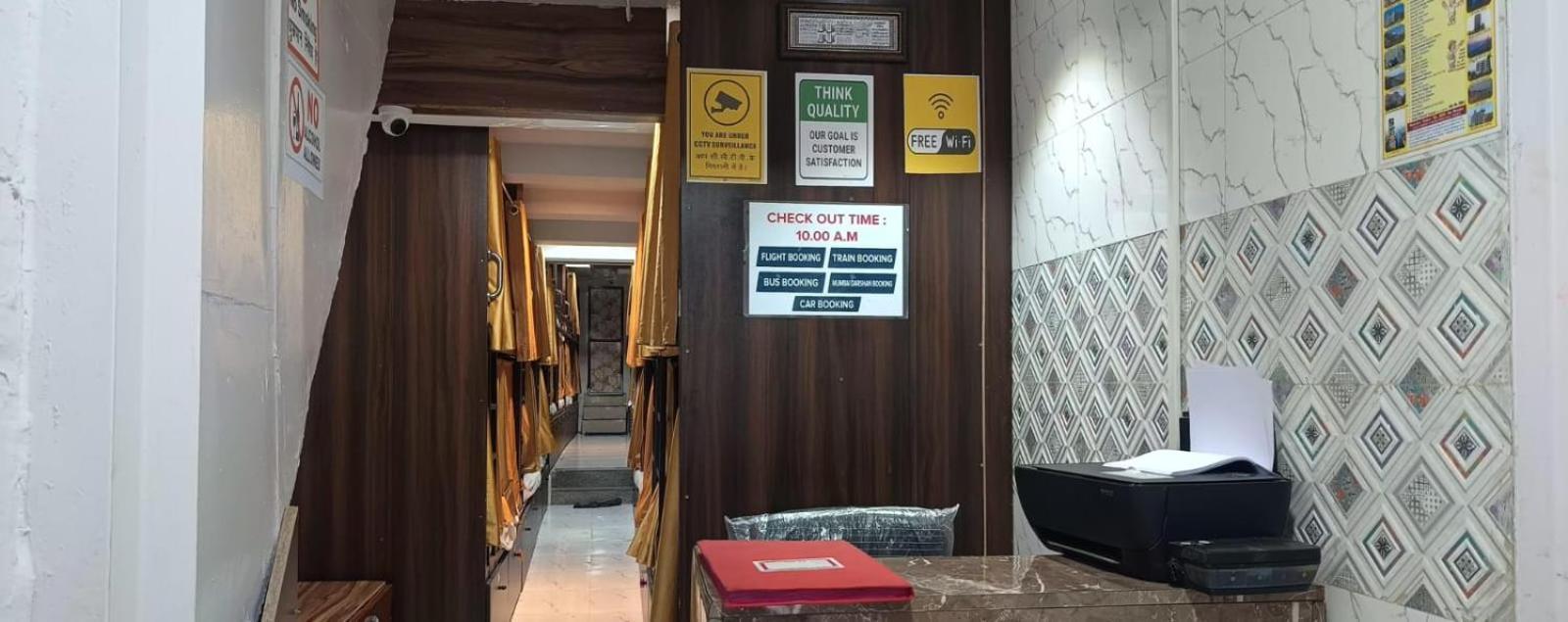 Golden View Dormitory Hotel Mumbai Exterior photo